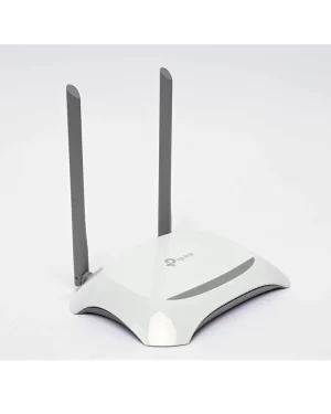 Router Inalámbrico WISP, 2.4 GHz, 300 Mbps, 2 antenas externas omnidireccional 5 dBi, 4 Puertos LAN 10/100 Mbps